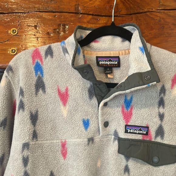 Patagonia size small fleece sweatshirt. - Picture 4 of 7